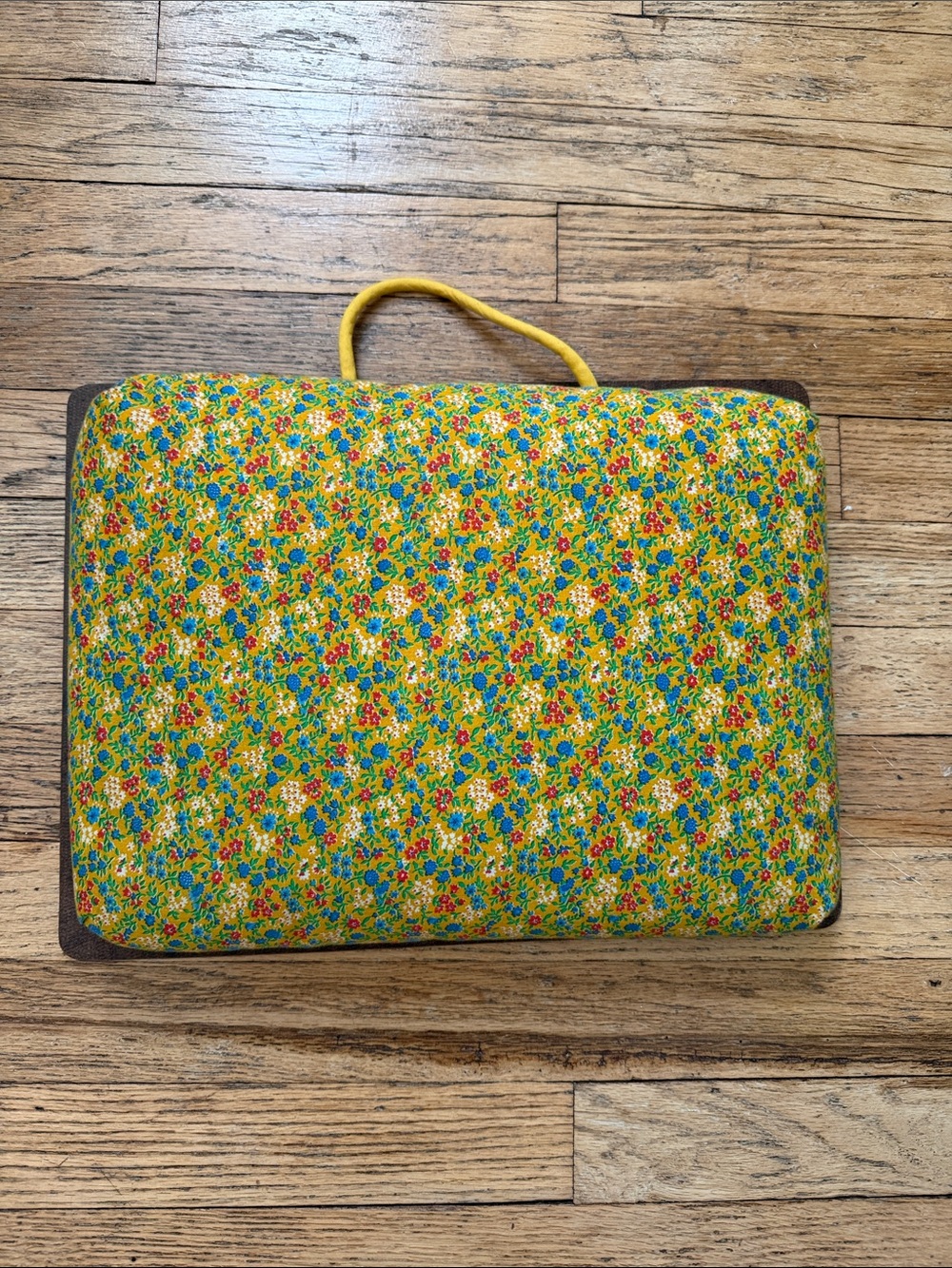 Vintage Floral Lap-Eze